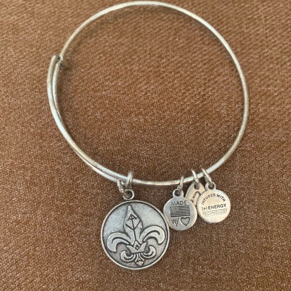 Fleur-de-lis Alex & Ani